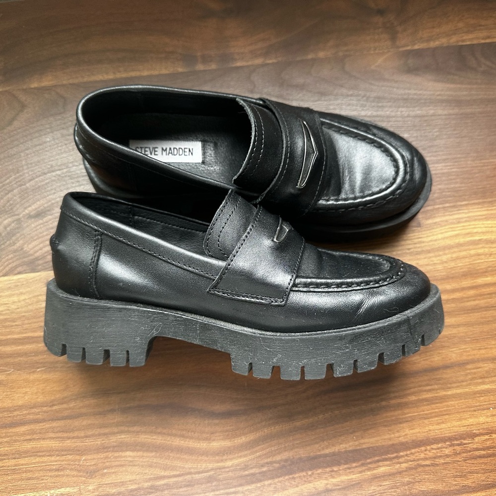GREAT CONDITION Steve madden chunky loafer